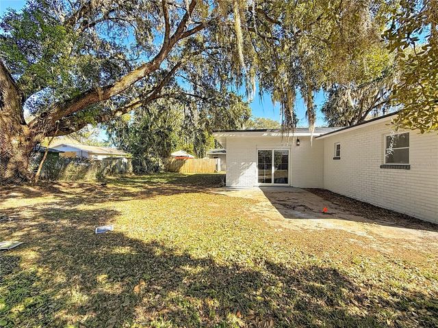 2112 NE 7TH AVENUE, Gainesville, FL 32641
