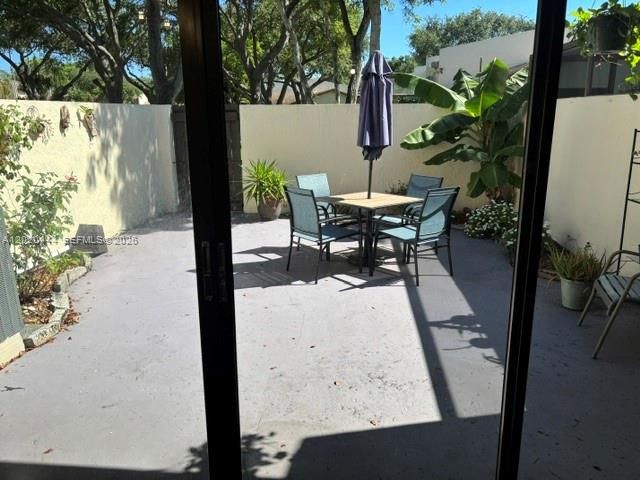 10621 SW 79th Ter, Miami, FL 33173