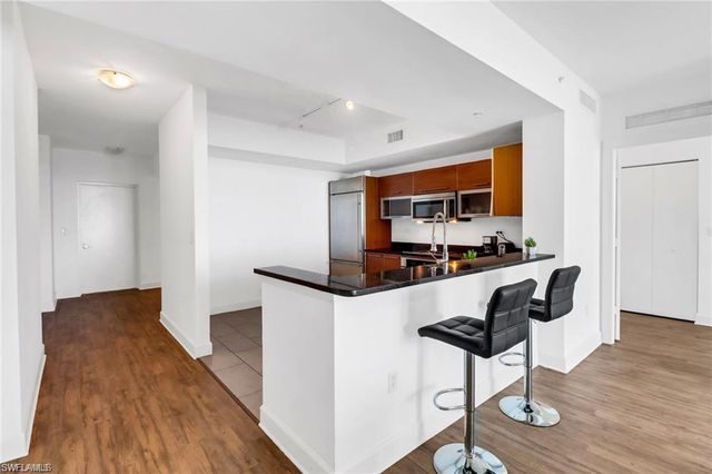 3000 Oasis Grand BLVD 2004, Fort Myers, FL 33916