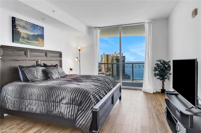 3000 Oasis Grand BLVD 2004, Fort Myers, FL 33916