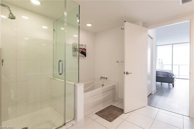 3000 Oasis Grand BLVD 2004, Fort Myers, FL 33916