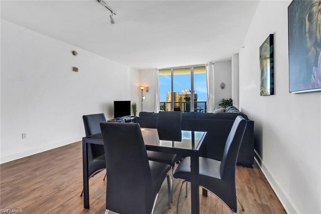 3000 Oasis Grand BLVD 2004, Fort Myers, FL 33916