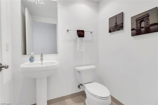 3000 Oasis Grand BLVD 2004, Fort Myers, FL 33916