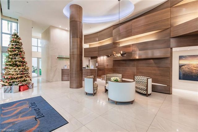 3000 Oasis Grand BLVD 2004, Fort Myers, FL 33916