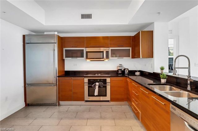 3000 Oasis Grand BLVD 2004, Fort Myers, FL 33916