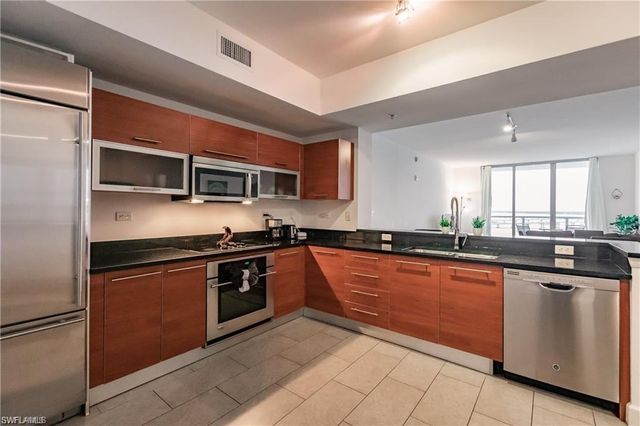 3000 Oasis Grand BLVD 2004, Fort Myers, FL 33916