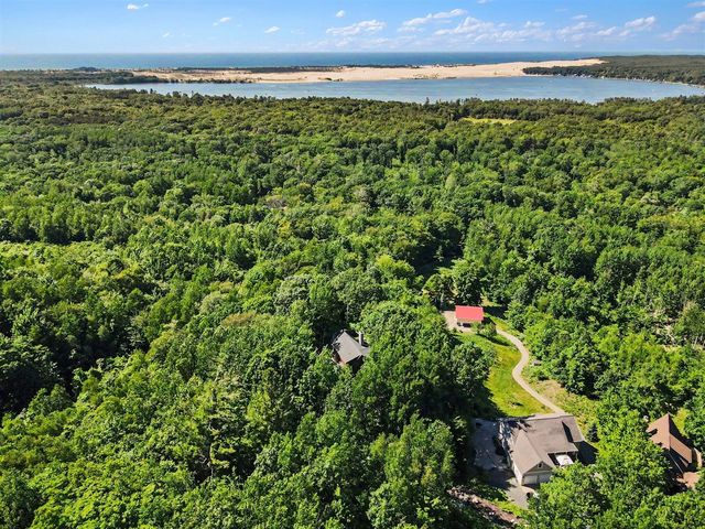 8584 W Woodridge Drive, Mears, MI 49436