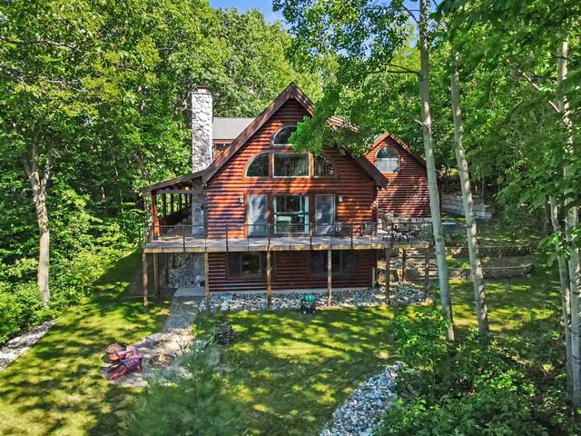 8584 W Woodridge Drive, Mears, MI 49436