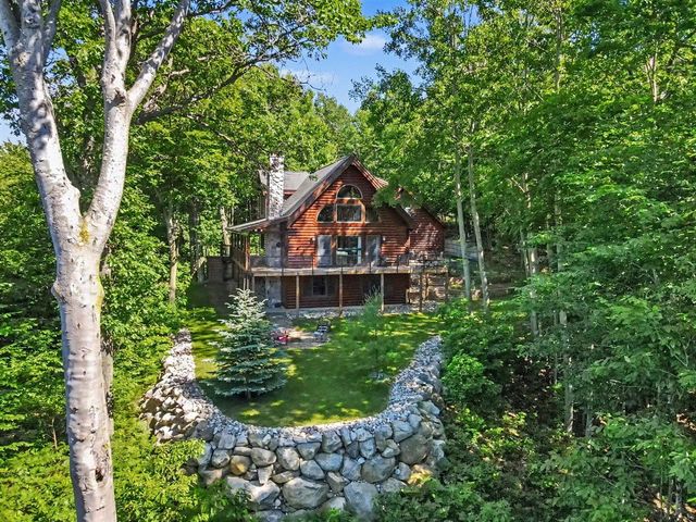 8584 W Woodridge Drive, Mears, MI 49436