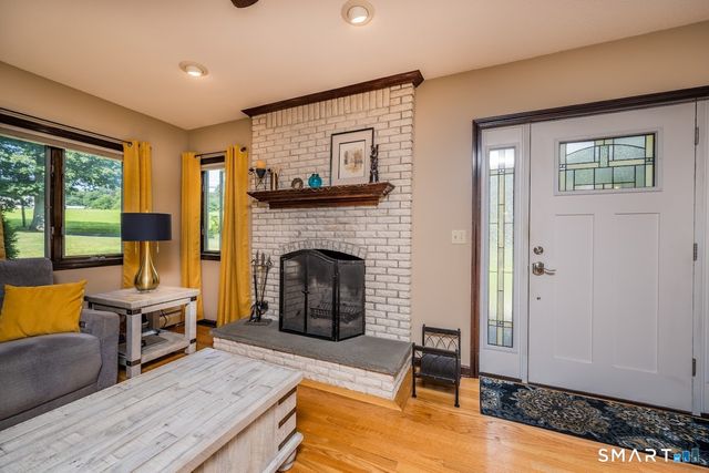 12 Ross Road, Middlefield, CT 06481