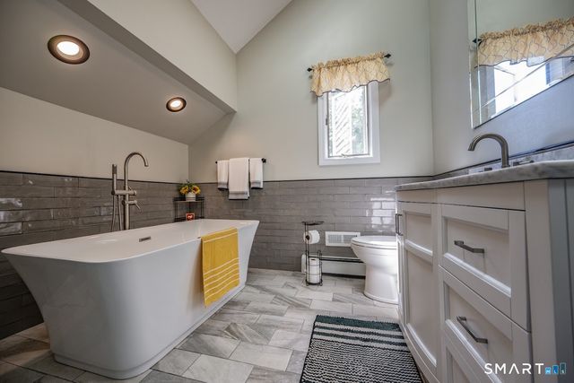 12 Ross Road, Middlefield, CT 06481
