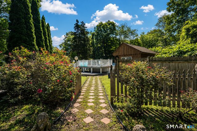 12 Ross Road, Middlefield, CT 06481