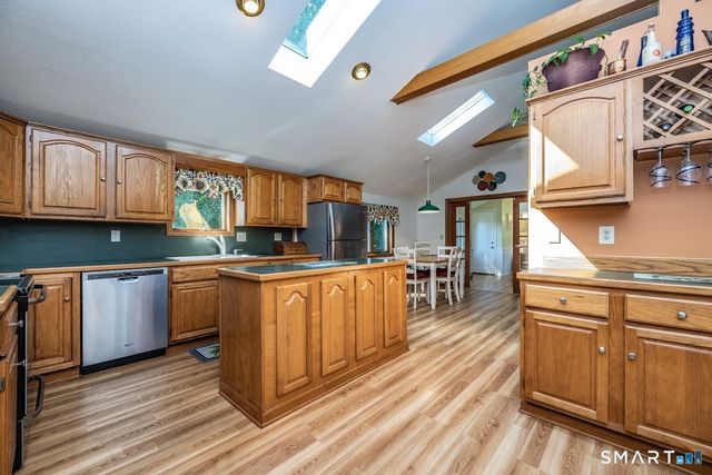 12 Ross Road, Middlefield, CT 06481