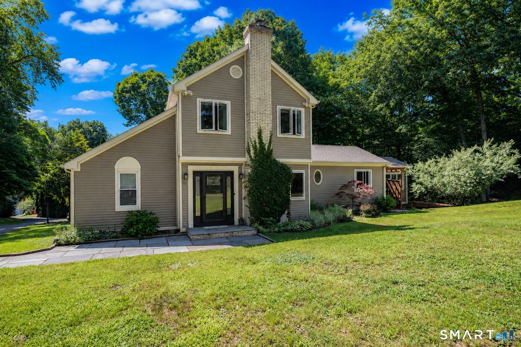 12 Ross Road, Middlefield, CT 06481