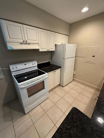 6598 W Sample Rd 6598, Coral Springs, FL 33067