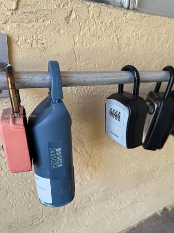 6598 W Sample Rd 6598, Coral Springs, FL 33067