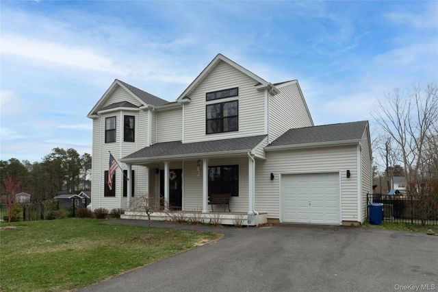 140 Gull Dip Road, Ridge, NY 11961