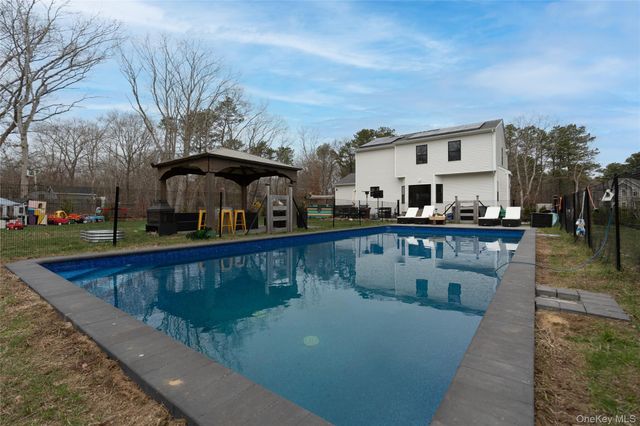 140 Gull Dip Road, Ridge, NY 11961