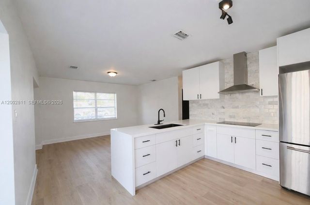 11820 SW 188th St, Miami, FL 33177