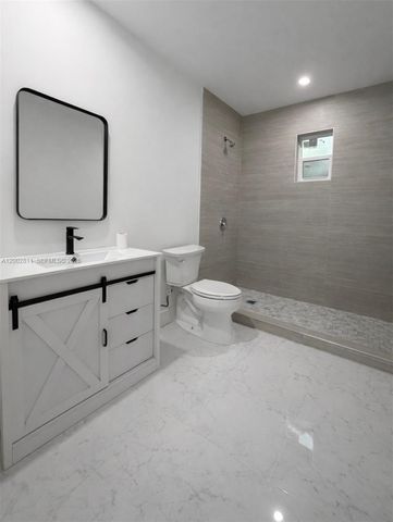 11820 SW 188th St, Miami, FL 33177