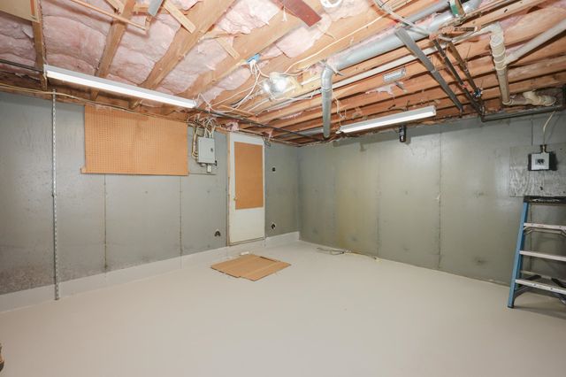 169 Fieldstone Drive, Londonderry, NH 03053