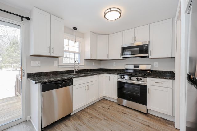 169 Fieldstone Drive, Londonderry, NH 03053