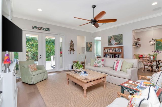 3808 W BARCELONA STREET, Tampa, FL 33629