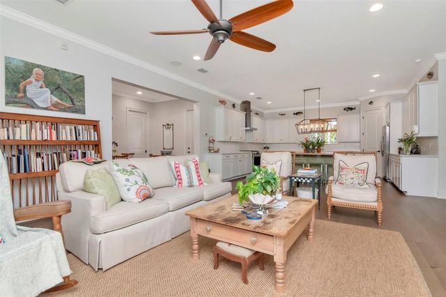 3808 W BARCELONA STREET, Tampa, FL 33629