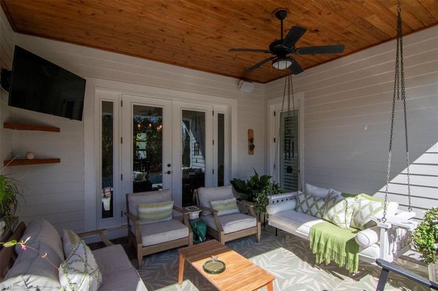 3808 W BARCELONA STREET, Tampa, FL 33629