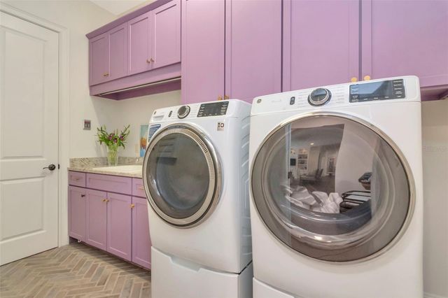 3808 W BARCELONA STREET, Tampa, FL 33629