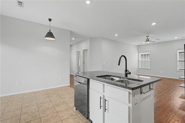4435 W Pecan Street, Fayetteville, AR 72704