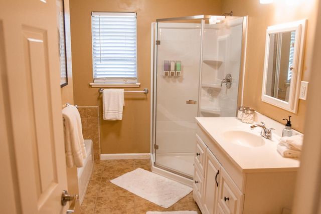 3924 3924 E Farrin Ave, Fresno, CA 93726