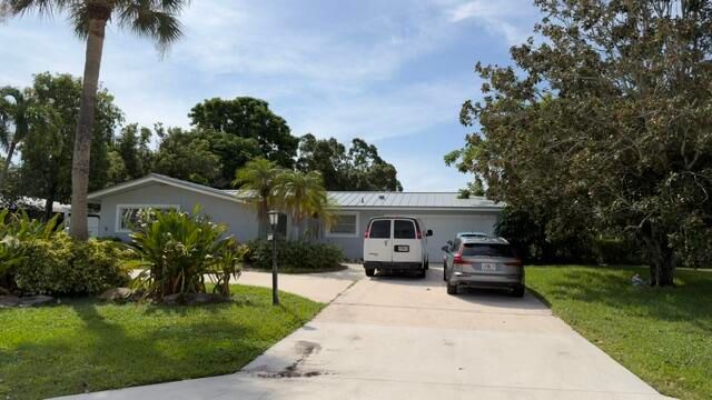4188 LARCH Avenue, Palm Beach Gardens, FL 33418