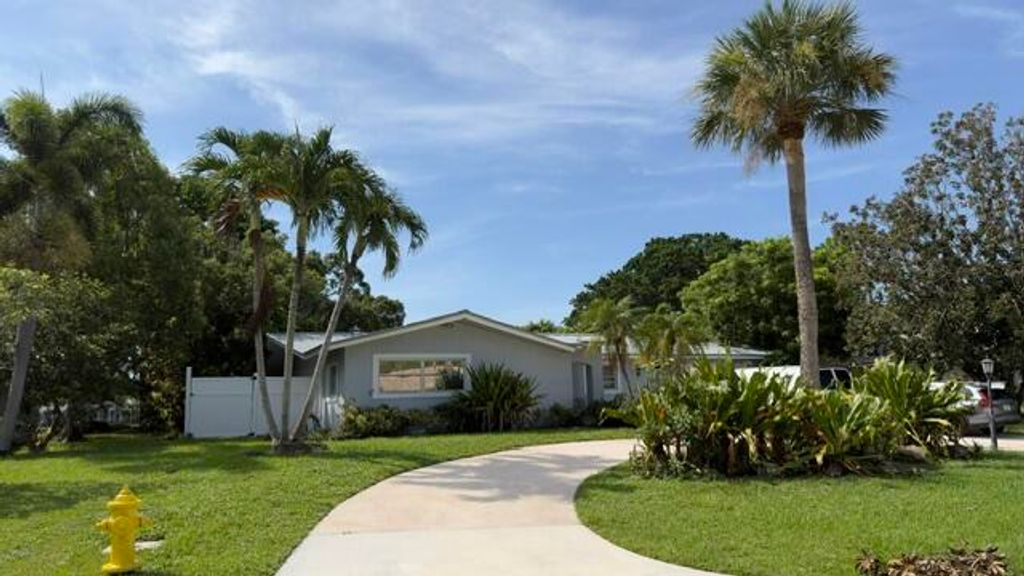 4188 LARCH Avenue, Palm Beach Gardens, FL 33418