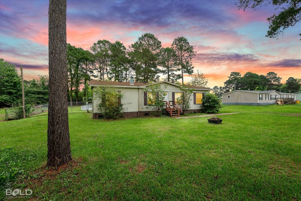 8256 Sophie Lane, Greenwood, LA 71033