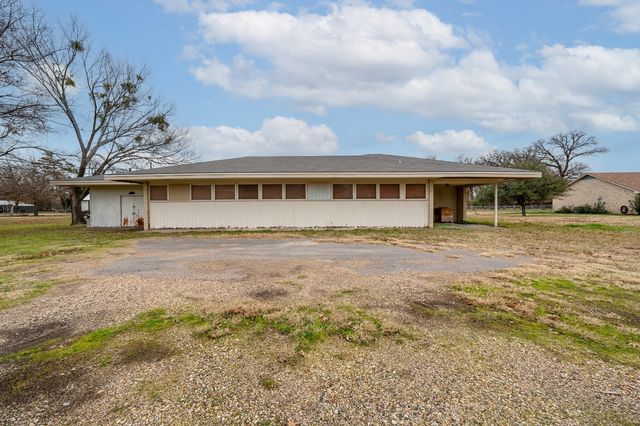 407 S Crockett, Edgewood, TX 75117