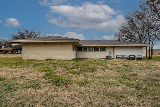 407 S Crockett, Edgewood, TX 75117