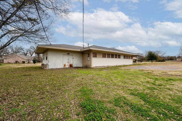 407 S Crockett, Edgewood, TX 75117