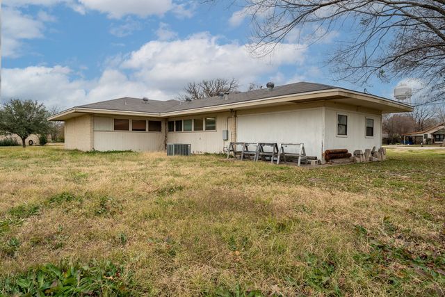 407 S Crockett, Edgewood, TX 75117