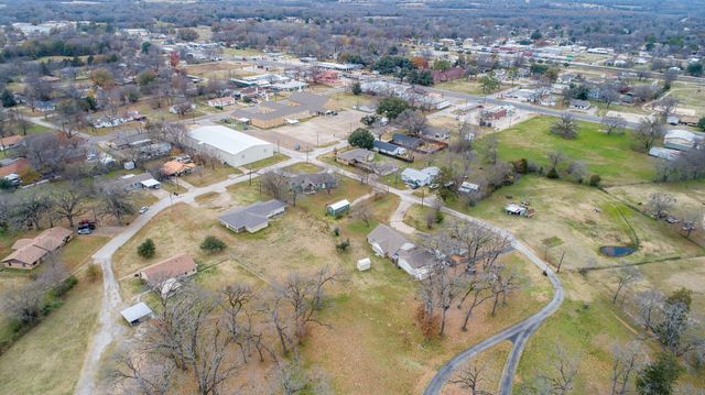 407 S Crockett, Edgewood, TX 75117