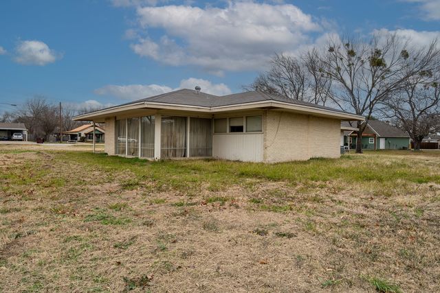 407 S Crockett, Edgewood, TX 75117