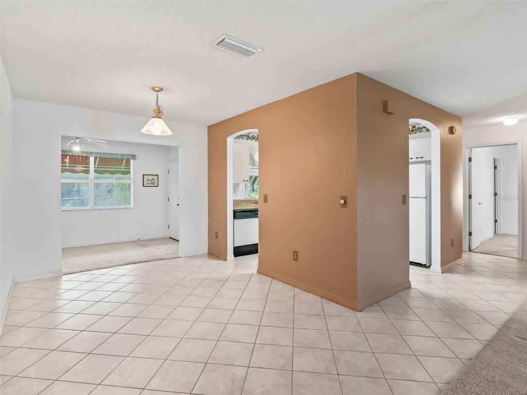Image 7 of property listing at 877 CORTEZ AVENUE, The Villages, FL 32159