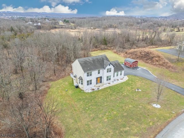 5 Sterling Dr, Wantage Twp., NJ 07461