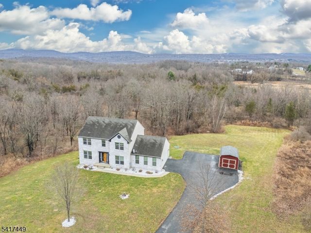 5 Sterling Dr, Wantage Twp., NJ 07461