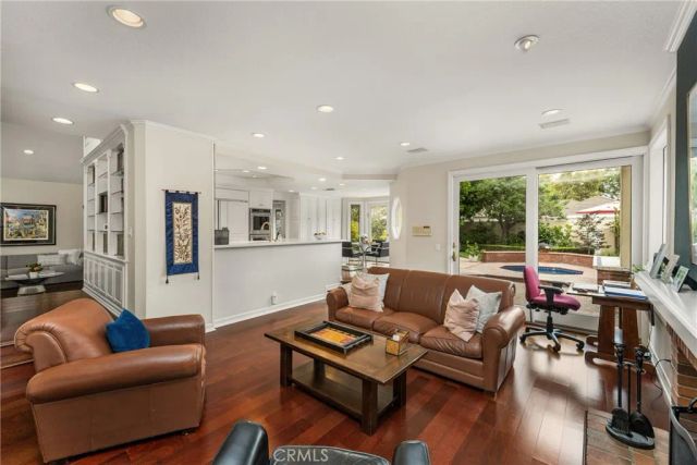 57 Emerald, Irvine, CA 92614