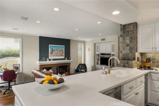 57 Emerald, Irvine, CA 92614