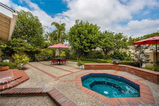 57 Emerald, Irvine, CA 92614