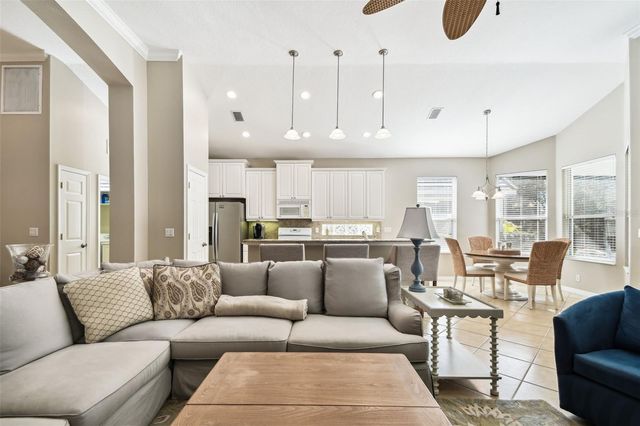 7328 LAKE FOREST GLEN, Lakewood Ranch, FL 34202