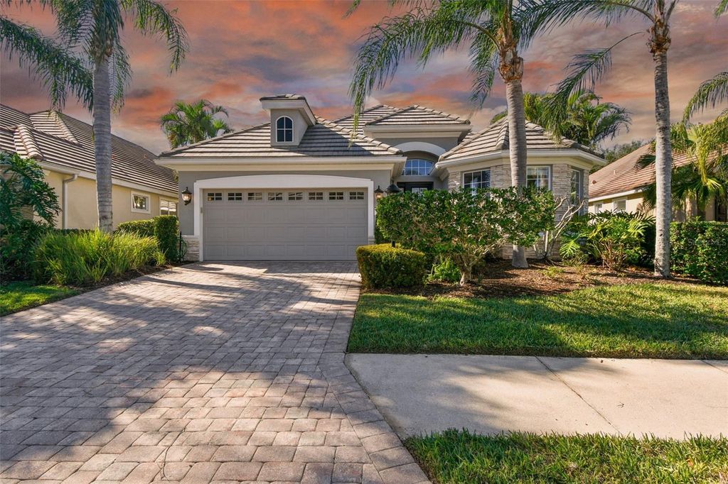 7328 LAKE FOREST GLEN, Lakewood Ranch, FL 34202