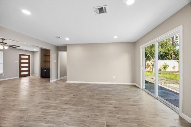 4315 Kelling Street, Houston, TX 77045